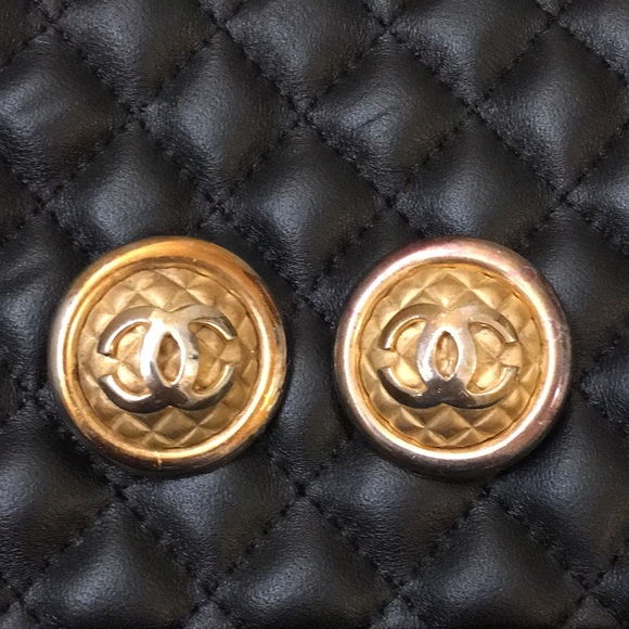 CHANEL Jewelry - Vintage Chanel Gold Honey Comb CC Clip Earrings